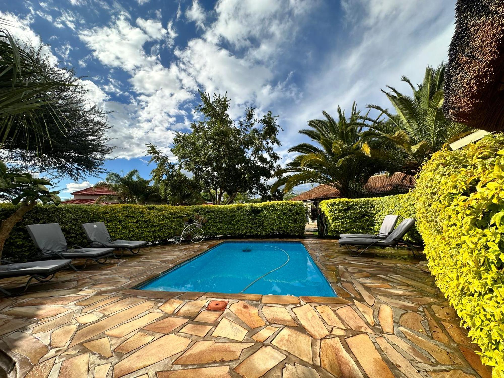 Kamaku Guesthouse Cc Otjiwarongo Eksteriør bilde