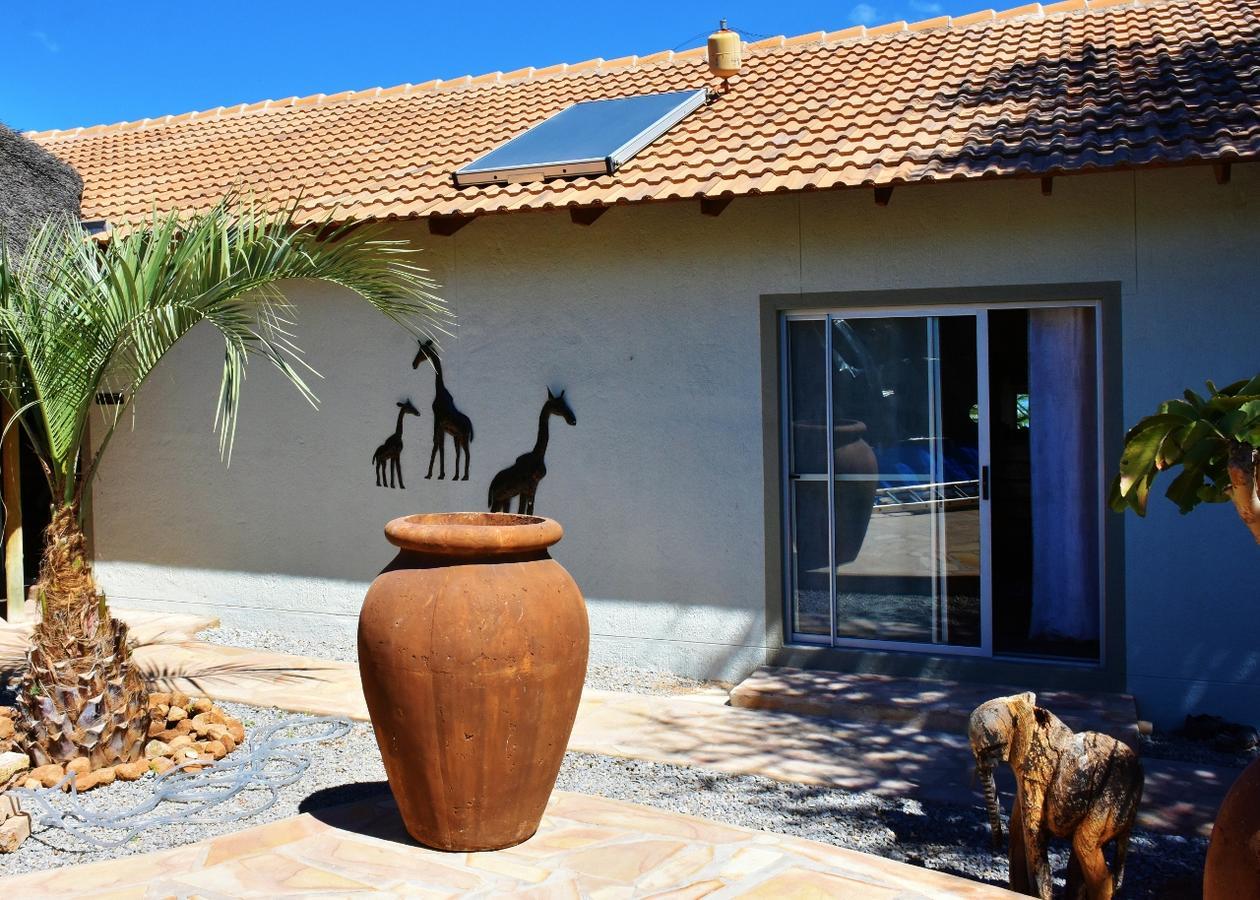 Kamaku Guesthouse Cc Otjiwarongo Eksteriør bilde