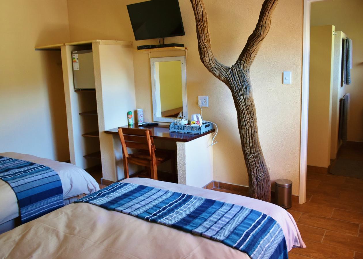 Kamaku Guesthouse Cc Otjiwarongo Eksteriør bilde