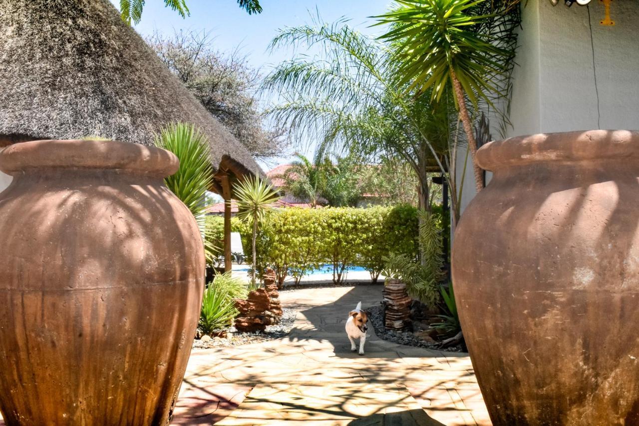 Kamaku Guesthouse Cc Otjiwarongo Eksteriør bilde