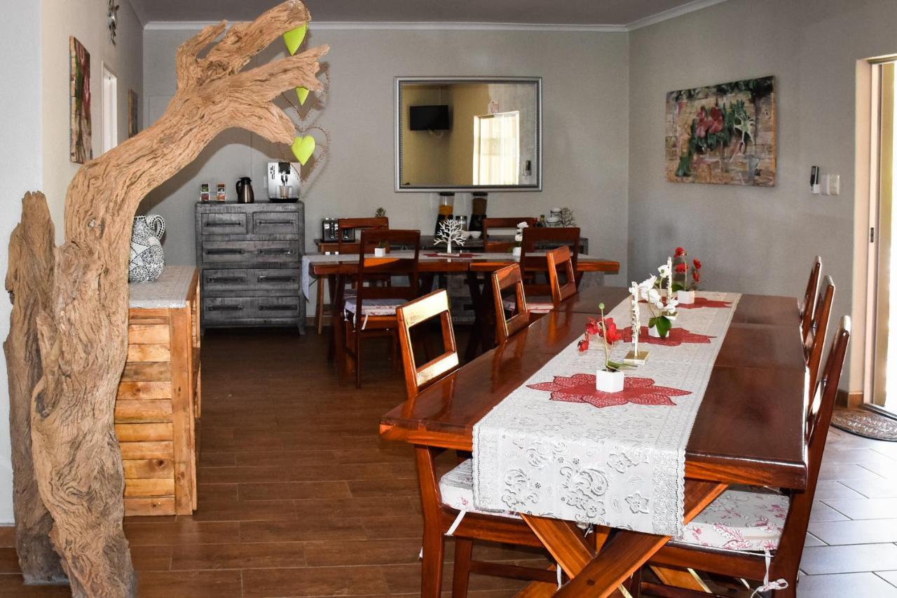 Kamaku Guesthouse Cc Otjiwarongo Eksteriør bilde