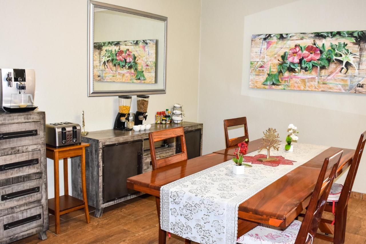 Kamaku Guesthouse Cc Otjiwarongo Eksteriør bilde