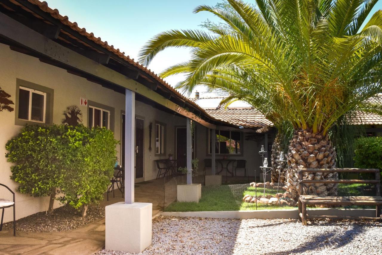 Kamaku Guesthouse Cc Otjiwarongo Eksteriør bilde